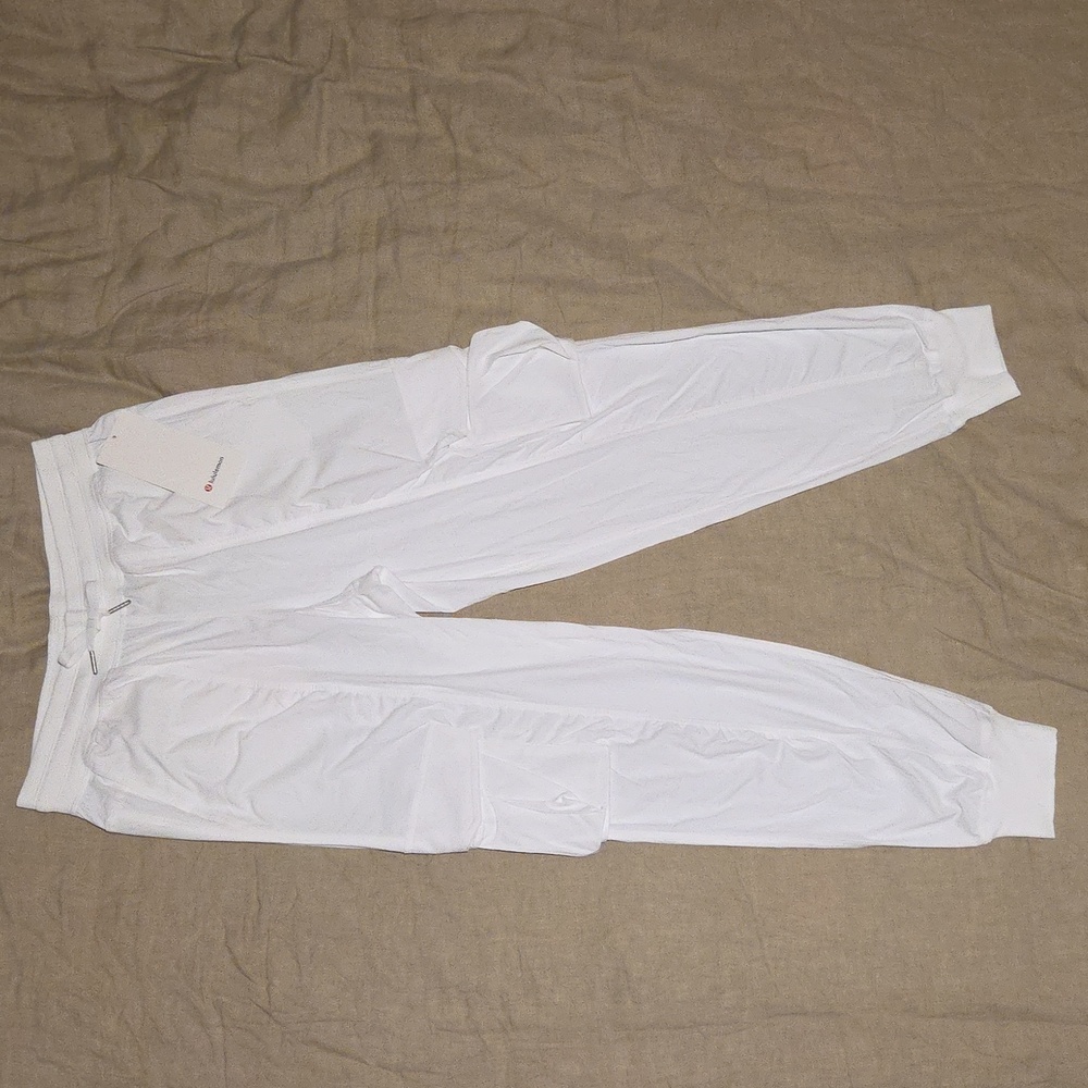 Lululemon Dance Studio Relaxed-Fit Mid-Rise Cargo Jogger